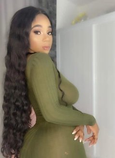 Luna - escort in Kuwait Photo 1 of 1