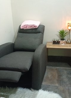 Natacha - Masajista in Al Manama Photo 6 of 8