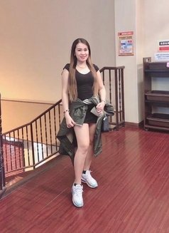 Natalia - escort in Makati City Photo 1 of 7