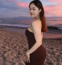 Natalia - puta in Surabaya
