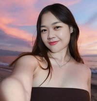 Natalia - puta in Surabaya