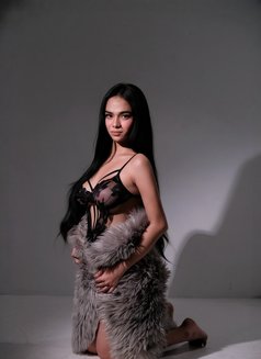 Natalie - Acompañantes transexual in Makati City Photo 6 of 9