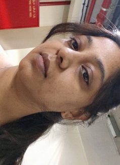 Natalie - puta in Dubai Photo 1 of 7