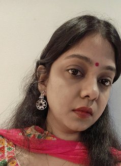 Natalie - puta in Dubai Photo 2 of 7