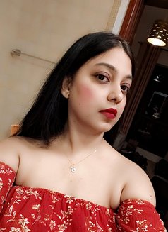 Natalie - puta in Dubai Photo 3 of 7