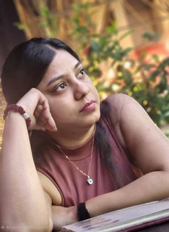 Natalie - puta in Dubai Photo 6 of 7