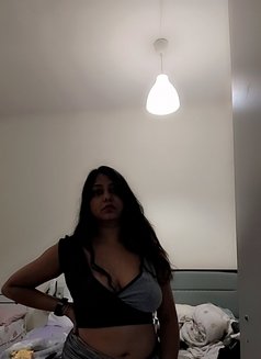 Natalie - escort in Dubai Photo 3 of 5