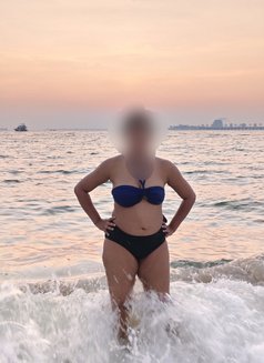 Natalie - puta in Dubai Photo 5 of 7