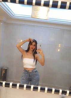 Natalie - escort in Beirut Photo 4 of 7