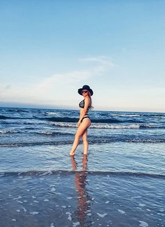 Natalie - escort in Dubai Photo 2 of 9