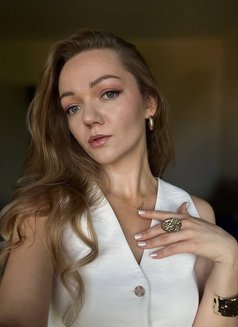 Natalie - escort in Dubai Photo 5 of 9