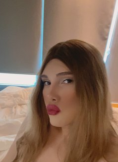 Natalie - Transsexual escort in İstanbul Photo 8 of 9