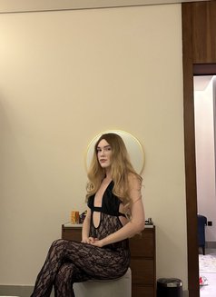 Natalie - Transsexual escort in Riyadh Photo 4 of 6