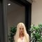 Natalie - Transsexual escort in Baku Photo 4 of 9
