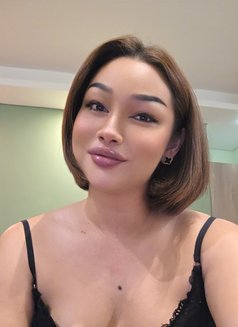 Natalie - Transsexual escort in Al Manama Photo 7 of 10