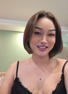 Natalie - Transsexual escort in Al Manama Photo 8 of 10