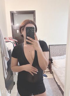 Natalie - Transsexual escort in Al Manama Photo 9 of 10