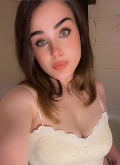 Natalie Vip🩷 - escort in Beirut Photo 2 of 6