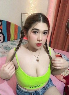 Natalya - puta in Al Manama Photo 2 of 2