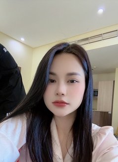 Natalya - puta in Singapore Photo 5 of 8