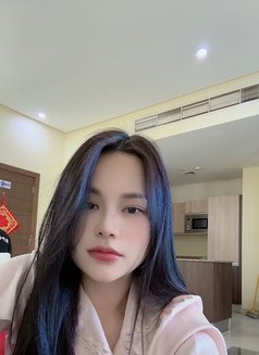 Natalya - puta in Singapore Photo 6 of 8