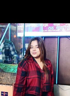 Natasha Arora - puta in Gurgaon Photo 2 of 8