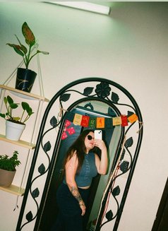 Natasha Arora - puta in Gurgaon Photo 4 of 8