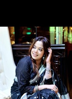 Natasha Arora - puta in Gurgaon Photo 5 of 8