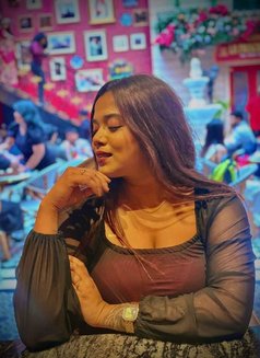 Natasha Arora - puta in Gurgaon Photo 6 of 8