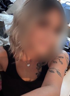 Natasha - escort in Maidstone Photo 2 of 5