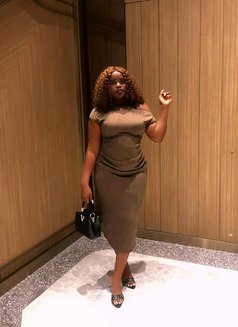 Natasha - escort in Guangzhou Photo 2 of 3