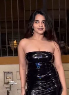 Natasha Chaudhary - escort in New Delhi Photo 3 of 4