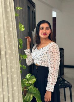 Natasha - puta in Kochi Photo 1 of 2