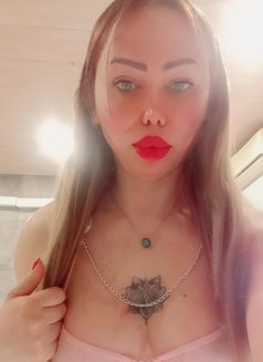 Natasha - Transsexual escort in Beirut Photo 9 of 11