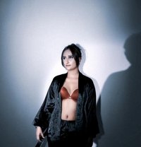 Eman shah - puta in Al Manama