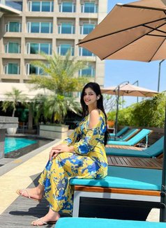 Natasha Indian Model - puta in Al Manama Photo 3 of 6