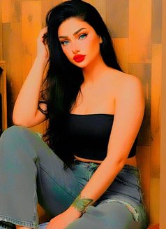 Natasha - escort in Beirut Photo 2 of 7