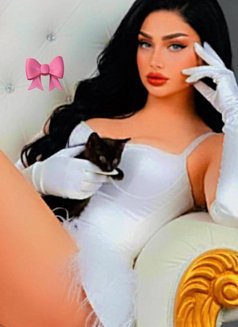 Natasha - escort in Beirut Photo 7 of 7