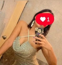 Natasha Oberoi - puta in Pune