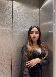 Natasha - puta in Dubai Photo 16 of 18