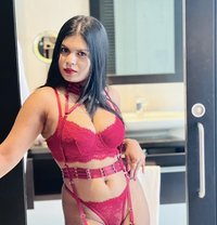 Natasha Perera - puta in Dubai