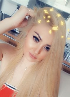 Natasha - puta in Dubai Photo 8 of 10