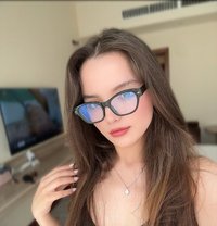 natasha - puta in Muscat Photo 1 of 17