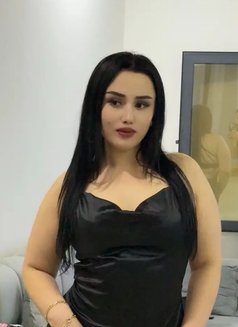 Liza - escort in Muscat Photo 3 of 18