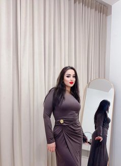 Liza - escort in Muscat Photo 8 of 18