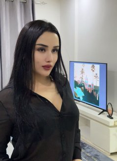 Liza - escort in Muscat Photo 13 of 18