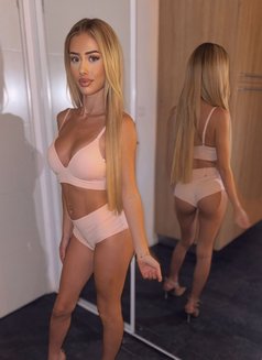 Natasha - escort in Phuket Photo 5 of 16