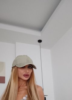 Natasha - escort in Phuket Photo 13 of 16