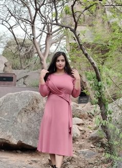 Natasha Teen - escort in New Delhi Photo 11 of 15