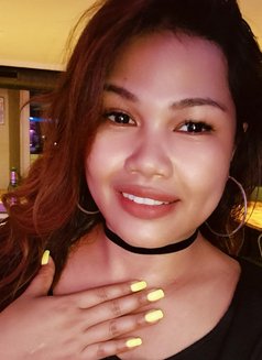 Natasha - masseuse in Bangkok Photo 2 of 5